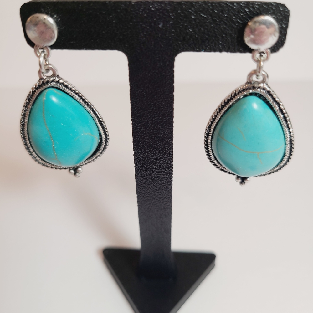 Turquoise Teardrop Silver Tone Earrings - Picture 6 of 7